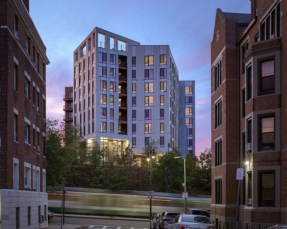 ��ʿ�DBrightonȫ�¹�Ԣ�ǱP��Studio-3�����x��������ͣ܇λ�����F���ڼ��T��